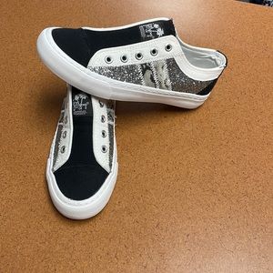 Jellypop Black/silver glitter slip on shoes size 6